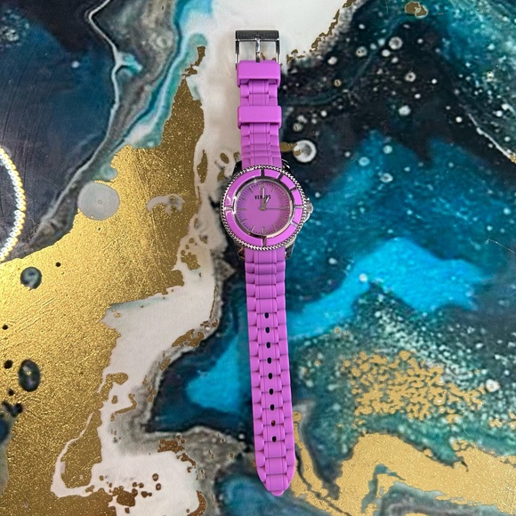 Versus Versace all stainless steel Purple and silver watch - Picture 6 of 9